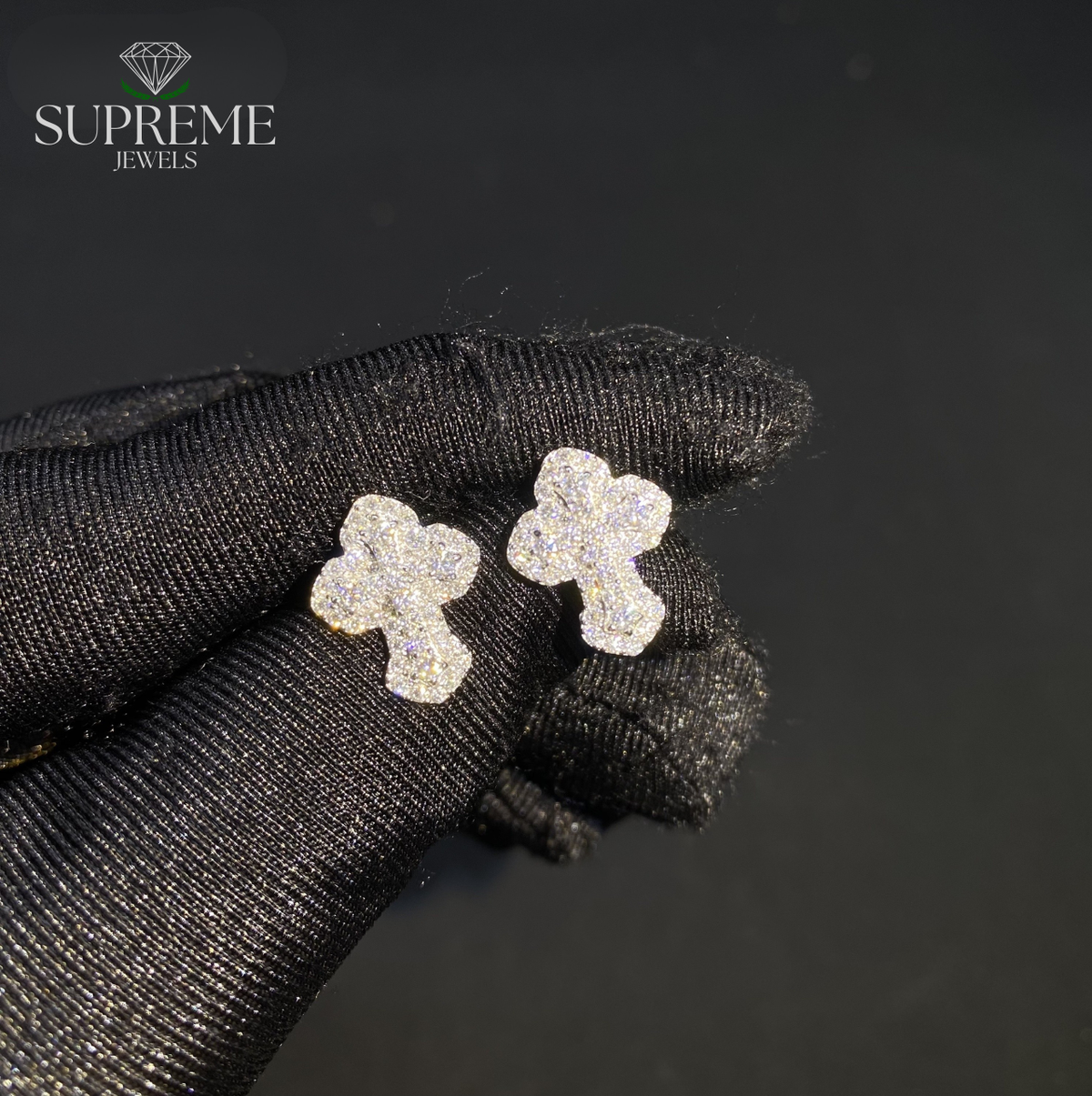Divine Cross — VVS Moissanite