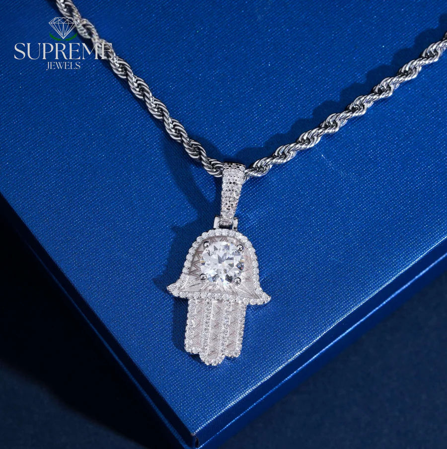 Hamsa Hand Moissanite Pendant™